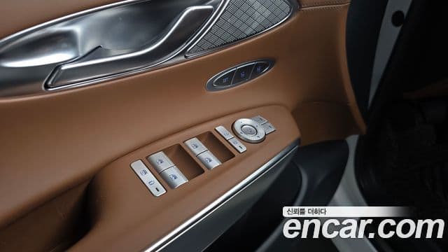 Genesis GV70 2021 — Photo 9/33
