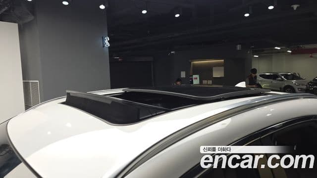 Genesis GV70 2021 — Photo 15/33