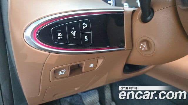 Genesis GV70 2021 — Photo 30/33