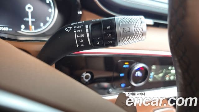 Genesis GV70 2021 — Photo 33/33