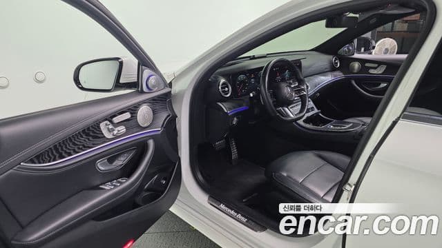 Mercedes-Benz E-Class 2021 — Şəkil 10/20