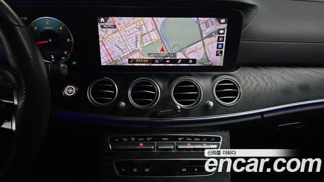 Mercedes-Benz E-Class 2021 — Şəkil 13/20