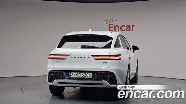 Genesis GV70 2021 — Photo 8/35