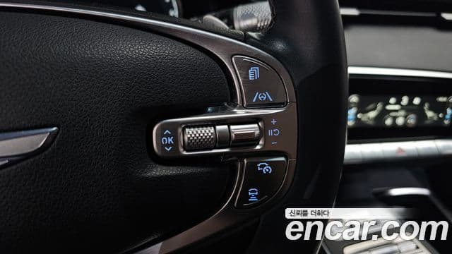 Genesis GV70 2021 — Photo 32/35