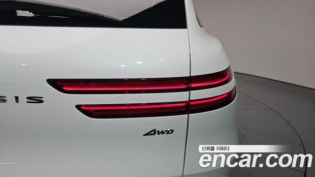 Genesis GV70 2021 — Photo 34/35