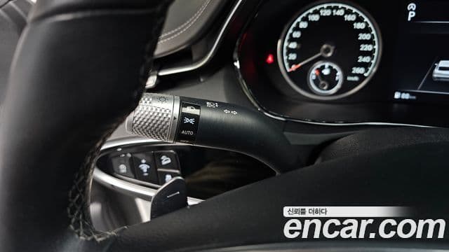 Genesis GV70 2021 — Photo 30/35