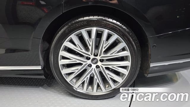 Audi A8 2022 — ფოტო 5/20