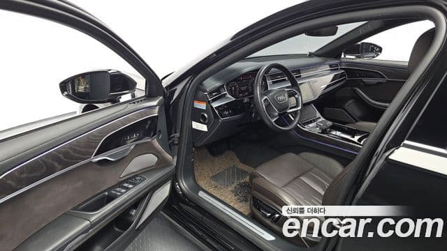 Audi A8 2022 — ფოტო 10/20