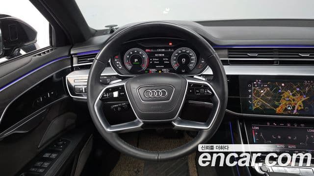 Audi A8 2022 — ფოტო 13/20