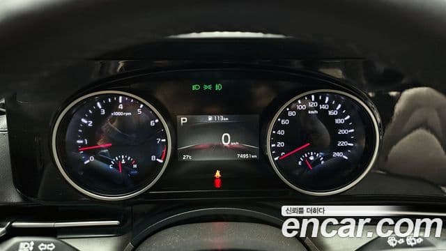Kia Carnival 2023 — Şəkil 8/20