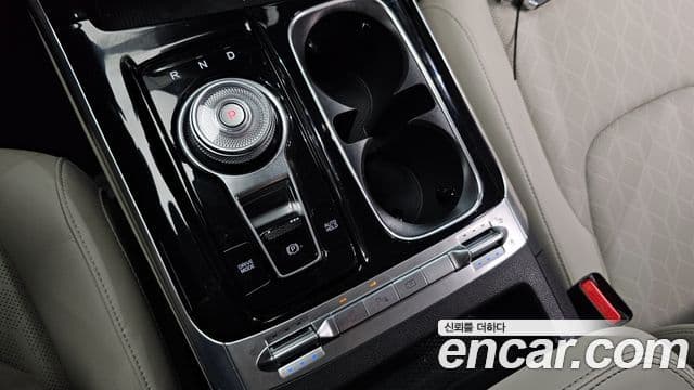 Kia Carnival 2023 — Şəkil 9/20
