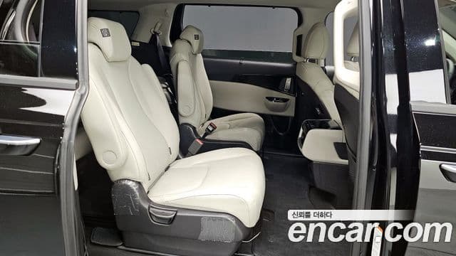 Kia Carnival 2023 — Şəkil 11/20