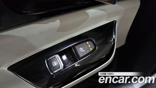 Kia Carnival 2023 — Şəkil 18/20