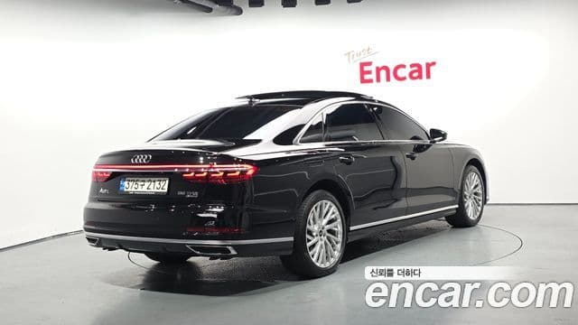 Audi A8 2021 — ფოტო 1/20