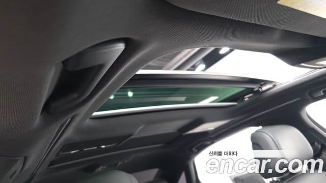 Audi A8 2021 — фото 17 из 20