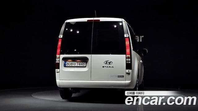 Hyundai Staria 2023 — ფოტო 4/20