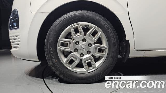 Hyundai Staria 2023 — ფოტო 5/20