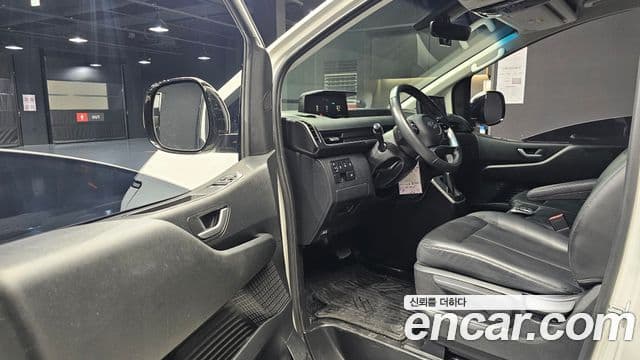 Hyundai Staria 2023 — ფოტო 10/20