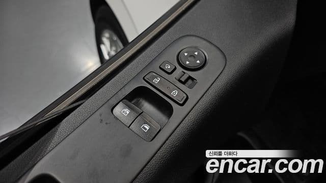 Hyundai Staria 2023 — ფოტო 17/20