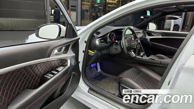 Genesis G70 2018 — ფოტო 10/20