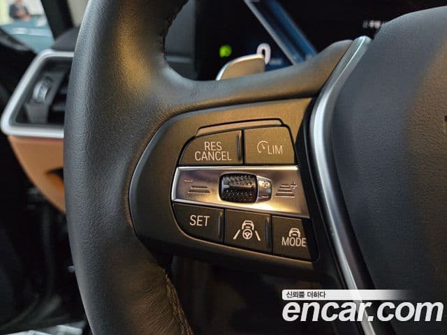 BMW 3 Series 2023 — фото 15 из 20