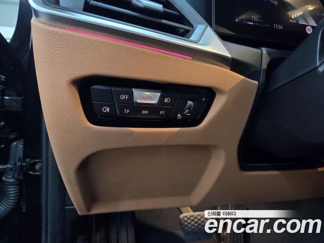 BMW 3 Series 2023 — фото 16 из 20