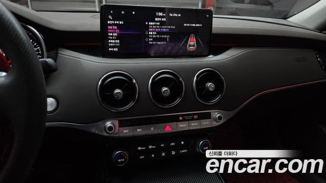 Kia Stinger 2021 — ფოტო 14/20