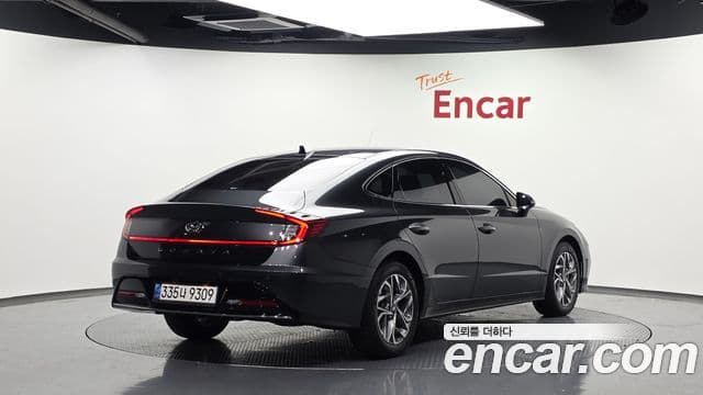 Hyundai Sonata 2021 — ფოტო 2/20