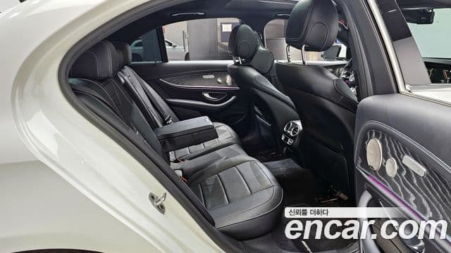 Mercedes-Benz E-Class 2022 — Фото 11/20
