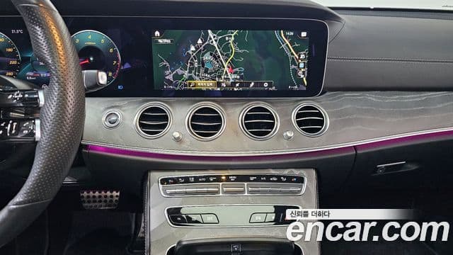 Mercedes-Benz E-Class 2022 — Фото 13/20