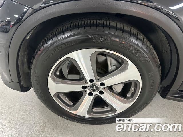 Mercedes-Benz GLC-Class 2019 — Şəkil 4/17