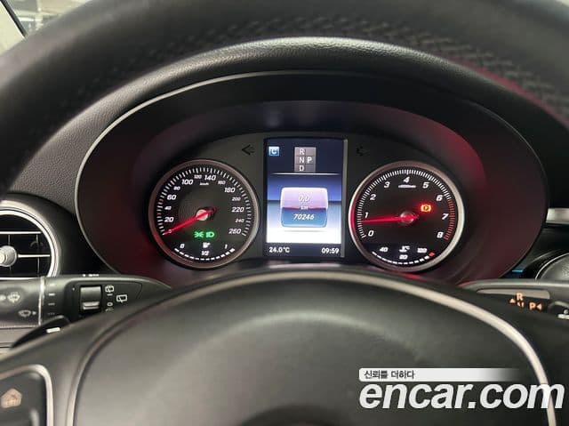 Mercedes-Benz GLC-Class 2019 — Şəkil 6/17