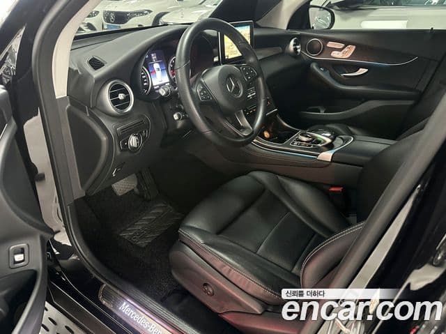 Mercedes-Benz GLC-Class 2019 — Şəkil 8/17