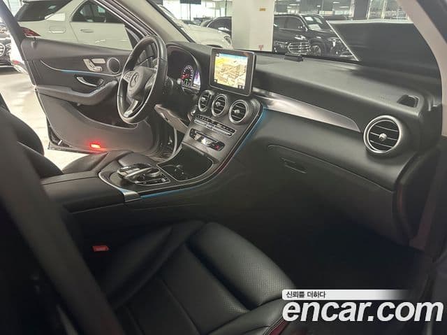 Mercedes-Benz GLC-Class 2019 — Şəkil 14/17