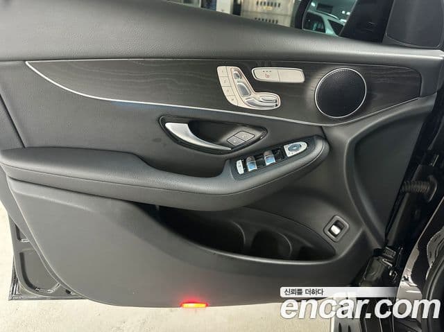 Mercedes-Benz GLC-Class 2019 — Şəkil 15/17