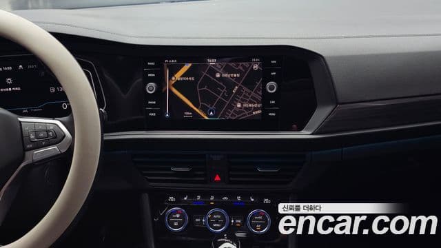 Volkswagen Jetta 2024 — Şəkil 14/20