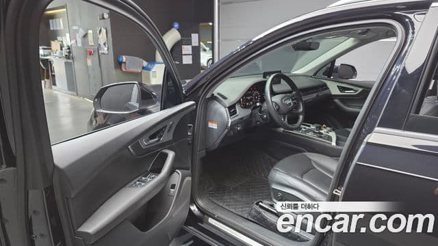 Audi Q7 2019 — Şəkil 10/20