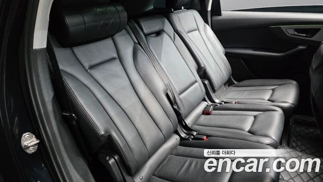Audi Q7 2019 — Şəkil 11/20