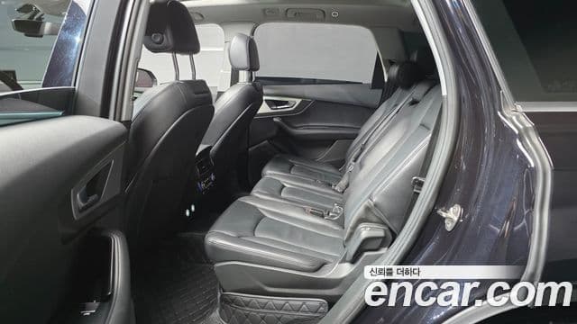 Audi Q7 2019 — Şəkil 12/20