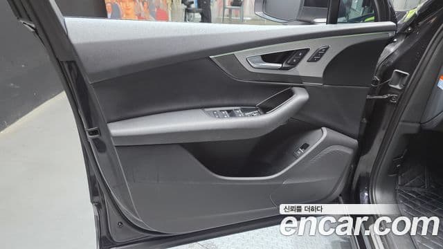 Audi Q7 2019 — Photo 16/30