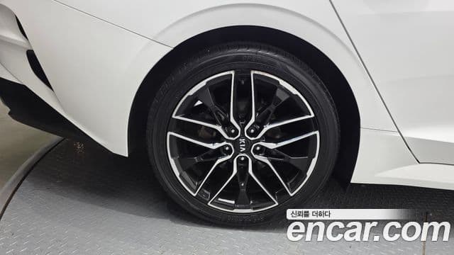 Kia K5 2020 — ფოტო 5/20