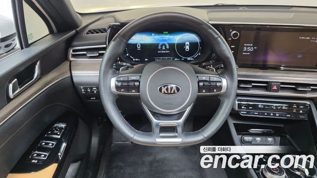 Kia K5 2020 — ფოტო 13/20