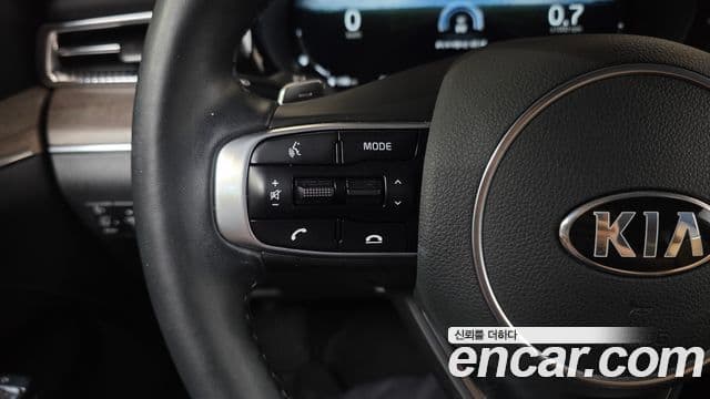 Kia K5 2020 — ფოტო 17/20