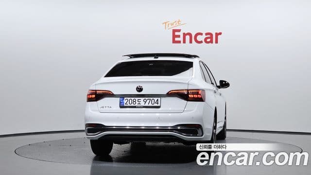 Volkswagen Jetta 2024 — Photo 10/31