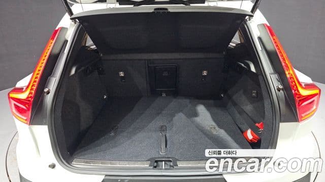 Volvo XC40 2020 — Şəkil 20/20