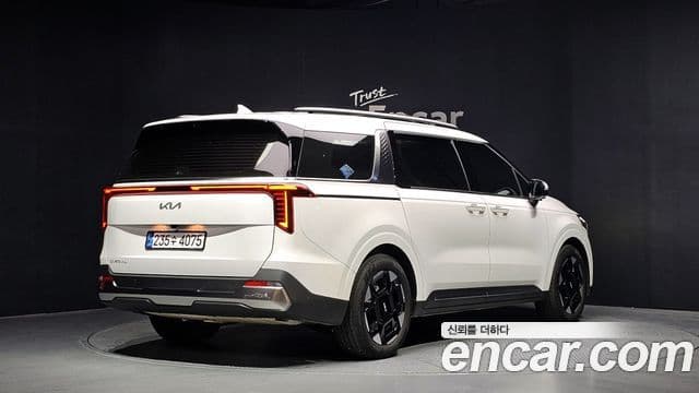 Kia Carnival 2024 — ფოტო 2/20