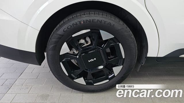 Kia Carnival 2024 — ფოტო 5/20