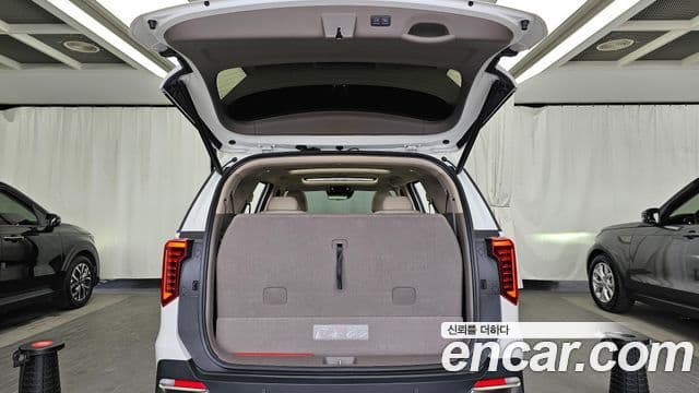 Kia Carnival 2024 — ფოტო 20/20