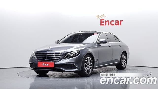 Mercedes-Benz E-Class 2018 — ფოტო 1/20