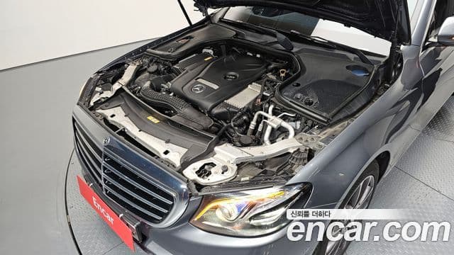 Mercedes-Benz E-Class 2018 — ფოტო 6/20
